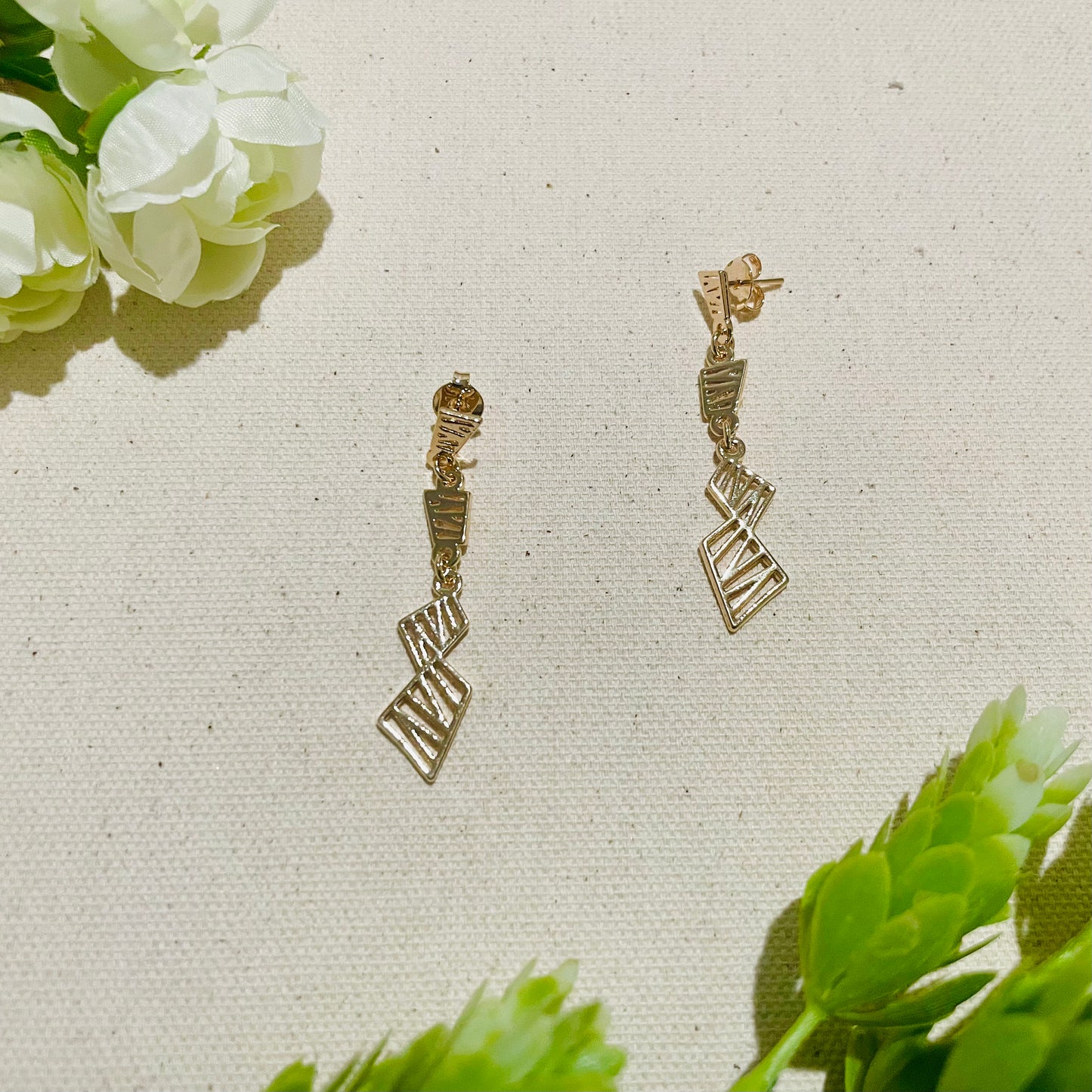 Geometric Dangles